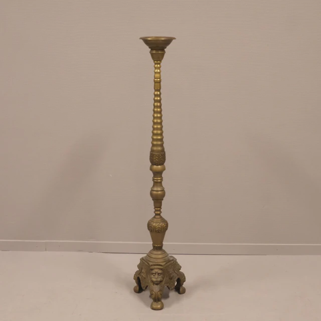 GOLVKANDELABER. MALM. BAROCKSTIL. 1900-TAL.