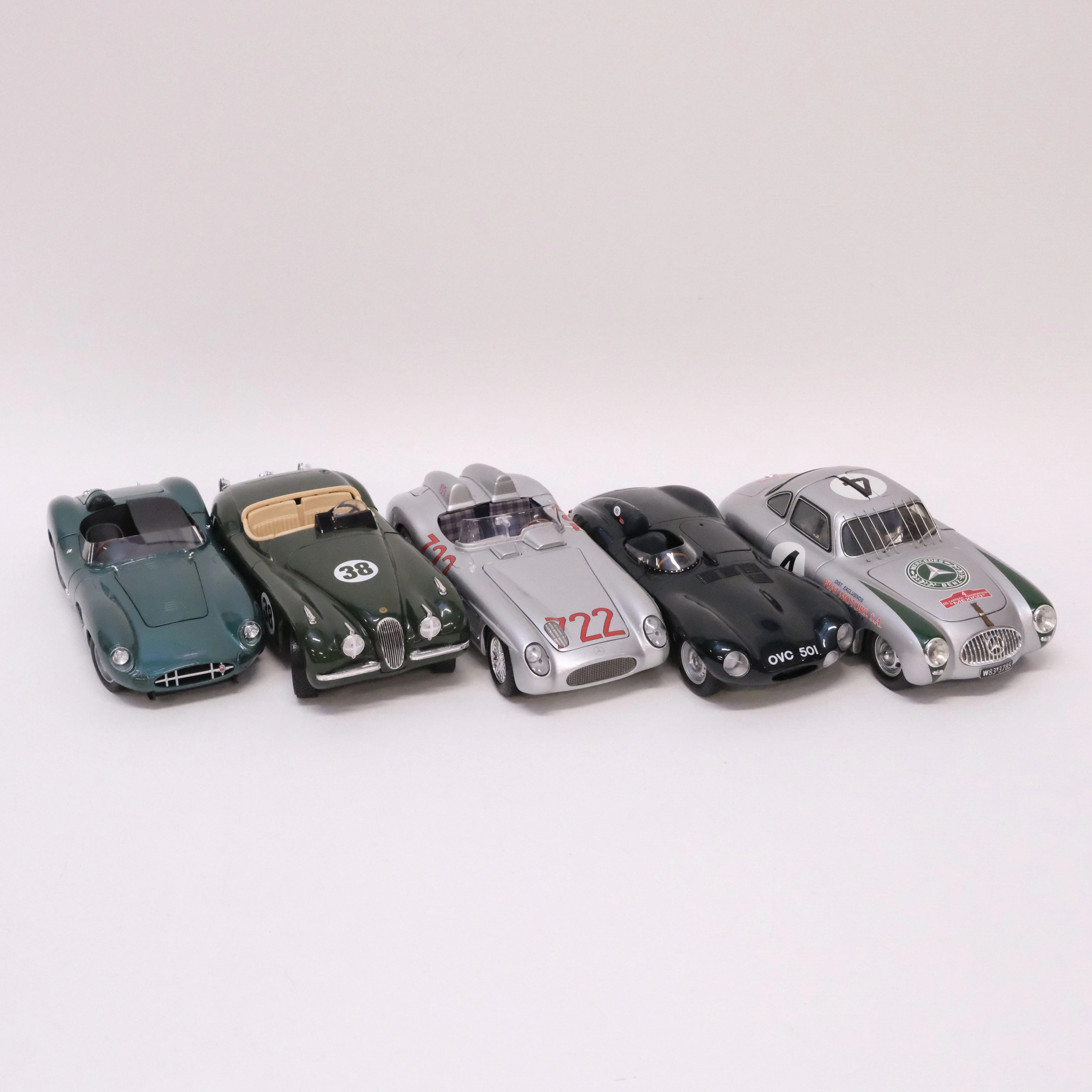 FEM MODELLBILAR. AUTOART, MAISTO, ERTL, SHELBY COLLECTIBLES INC OCH