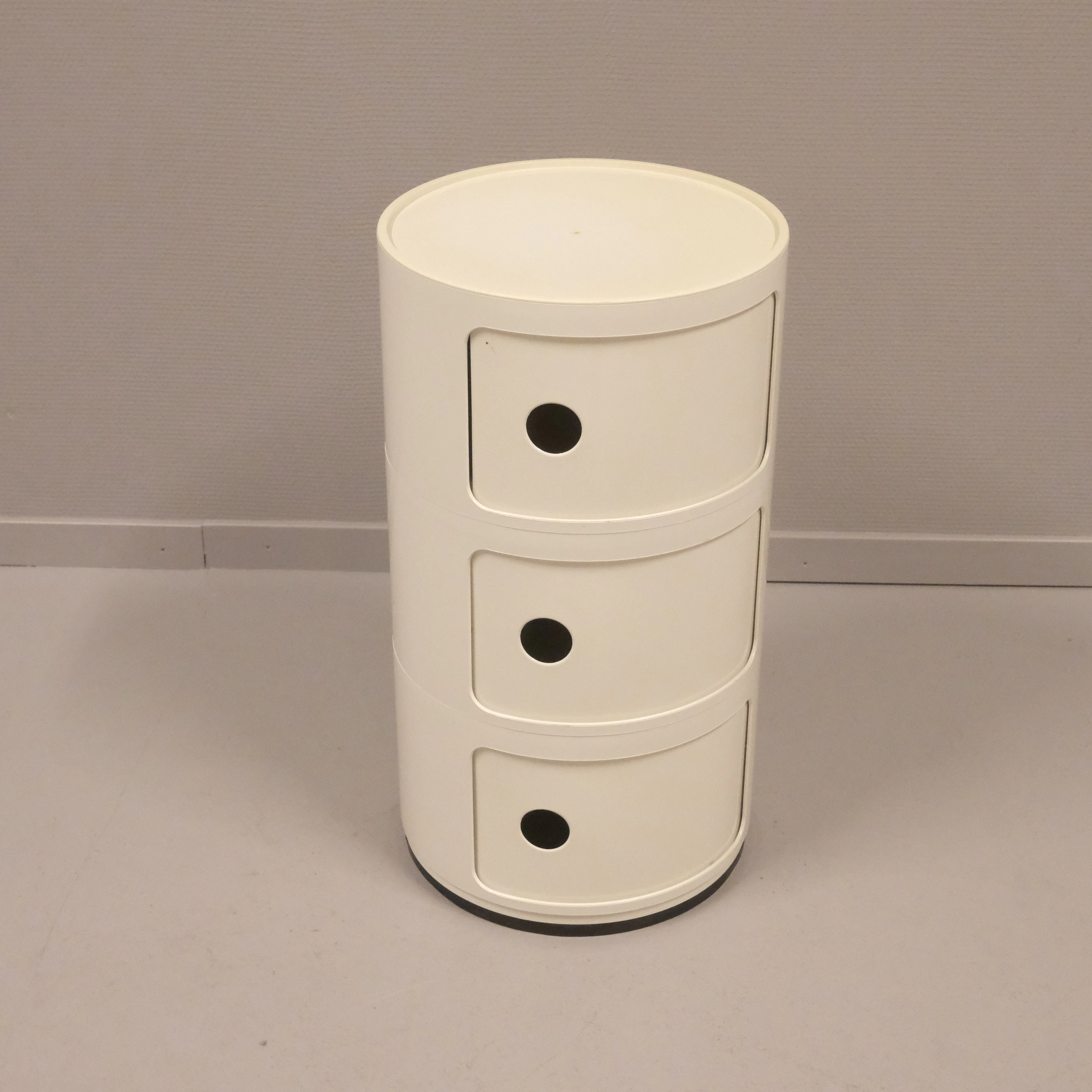 ANNA CASTELLI. KARTELL, SKÅP "COMPONOBILI".