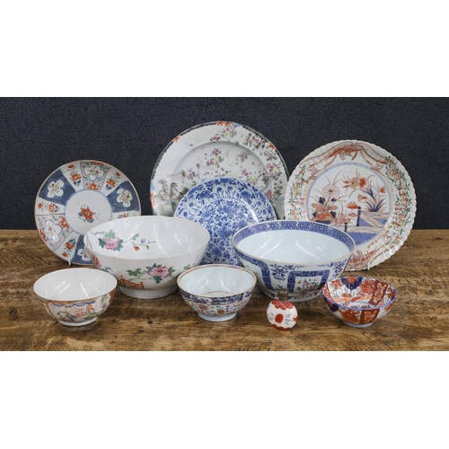 Japanese Imari porcelain bowl, with typical palette panel de...