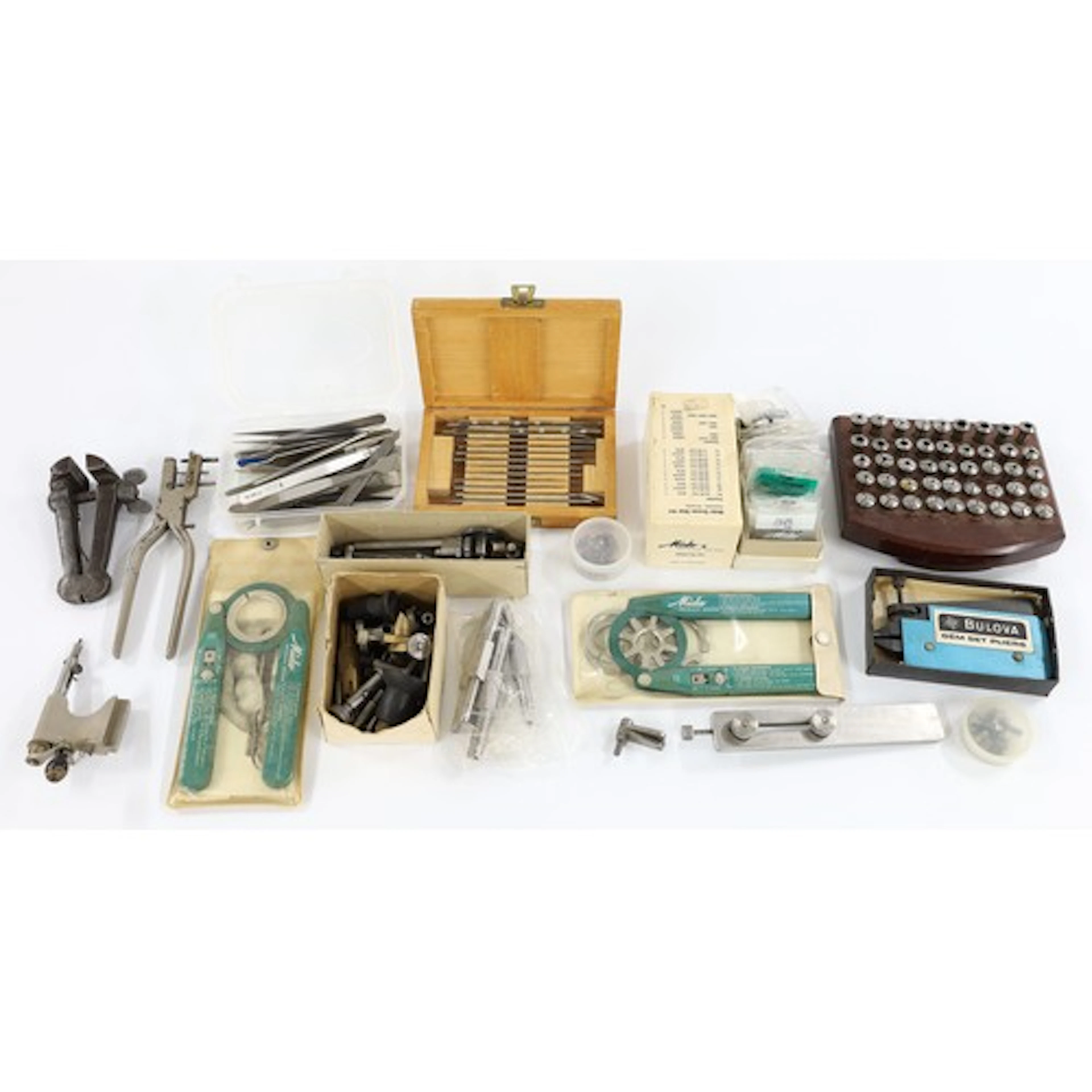Quantity of assorted tools and accessories to include two Mi...