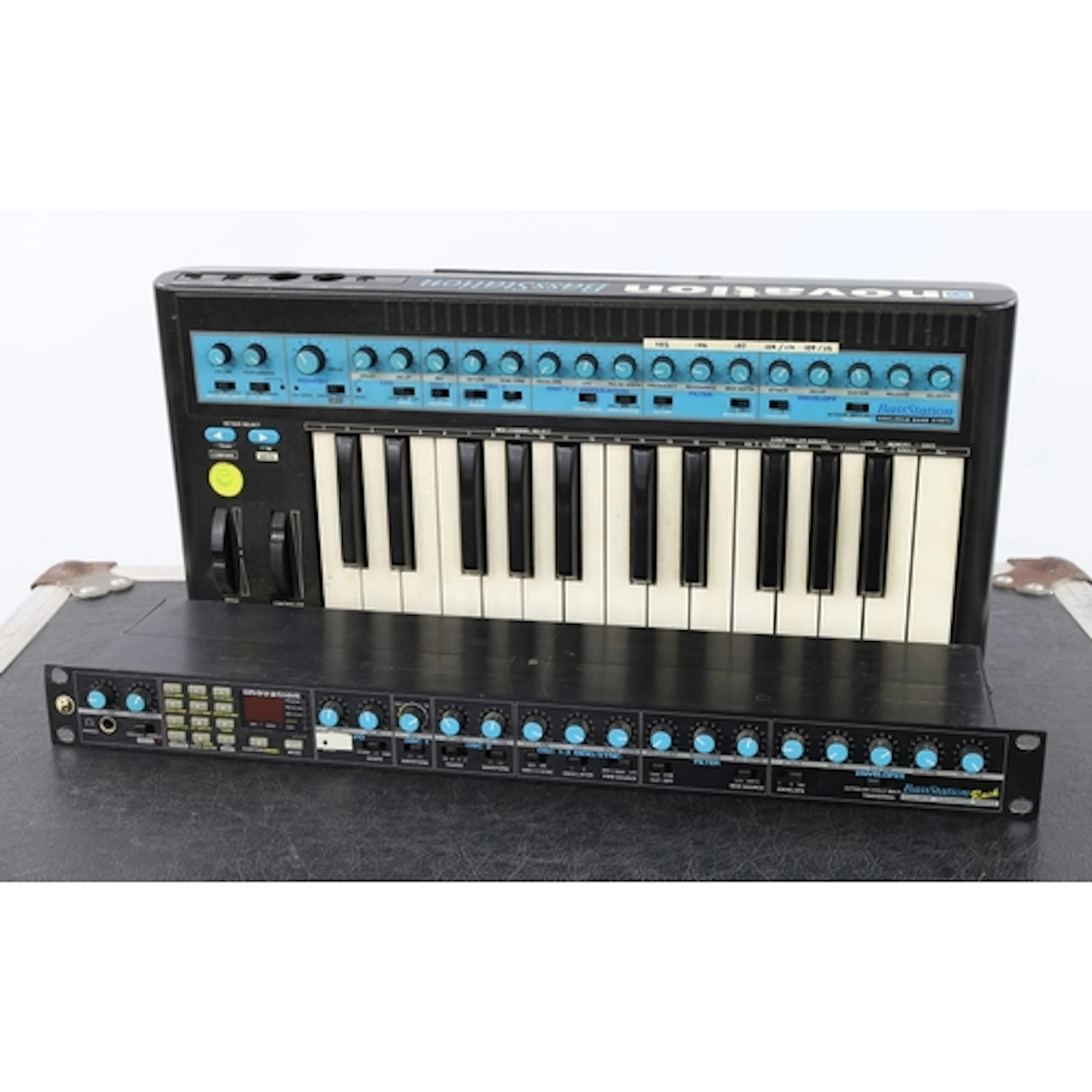 Novation Bass Station Analog Synthesizer module rack unit; t...
