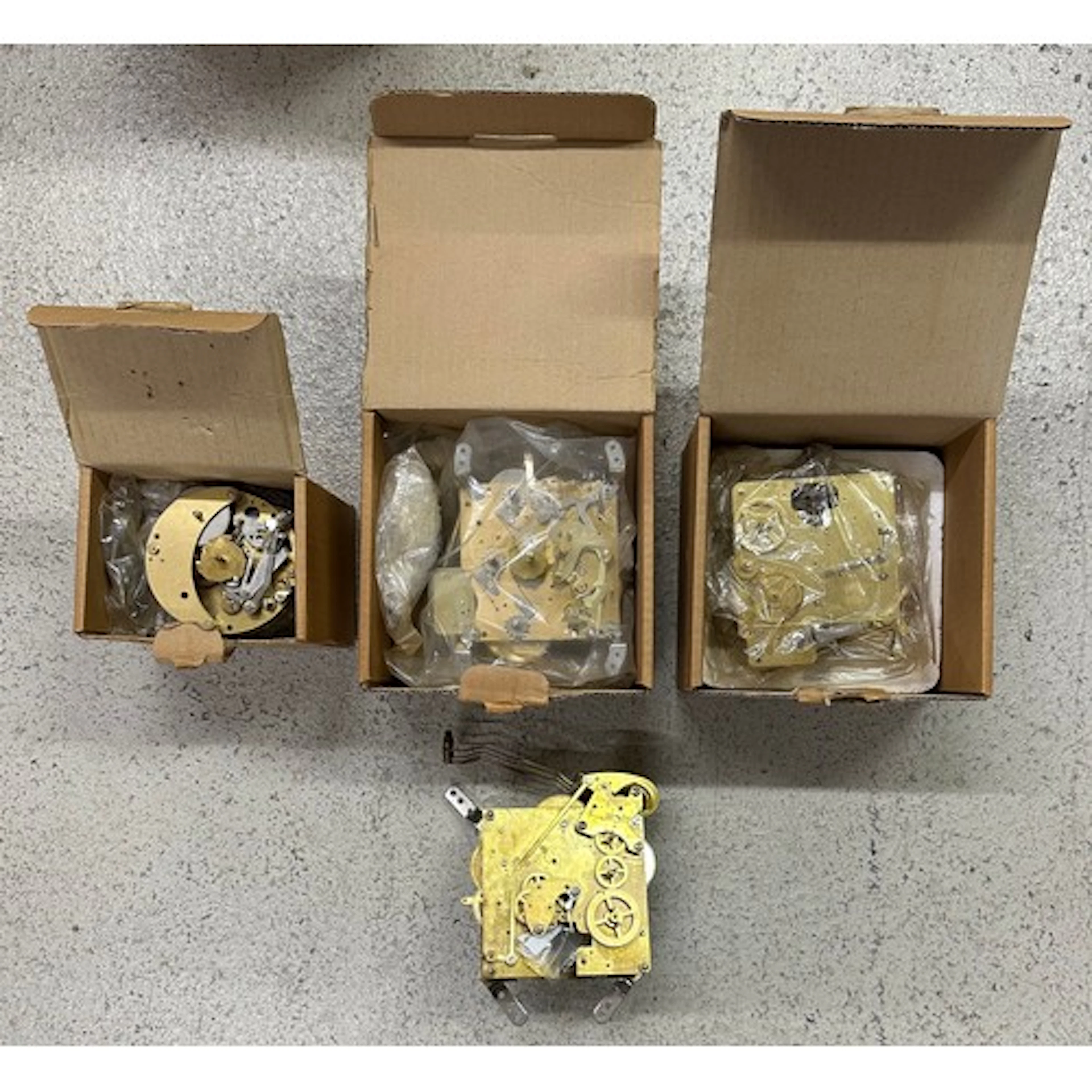 Assorted clock movements (5)