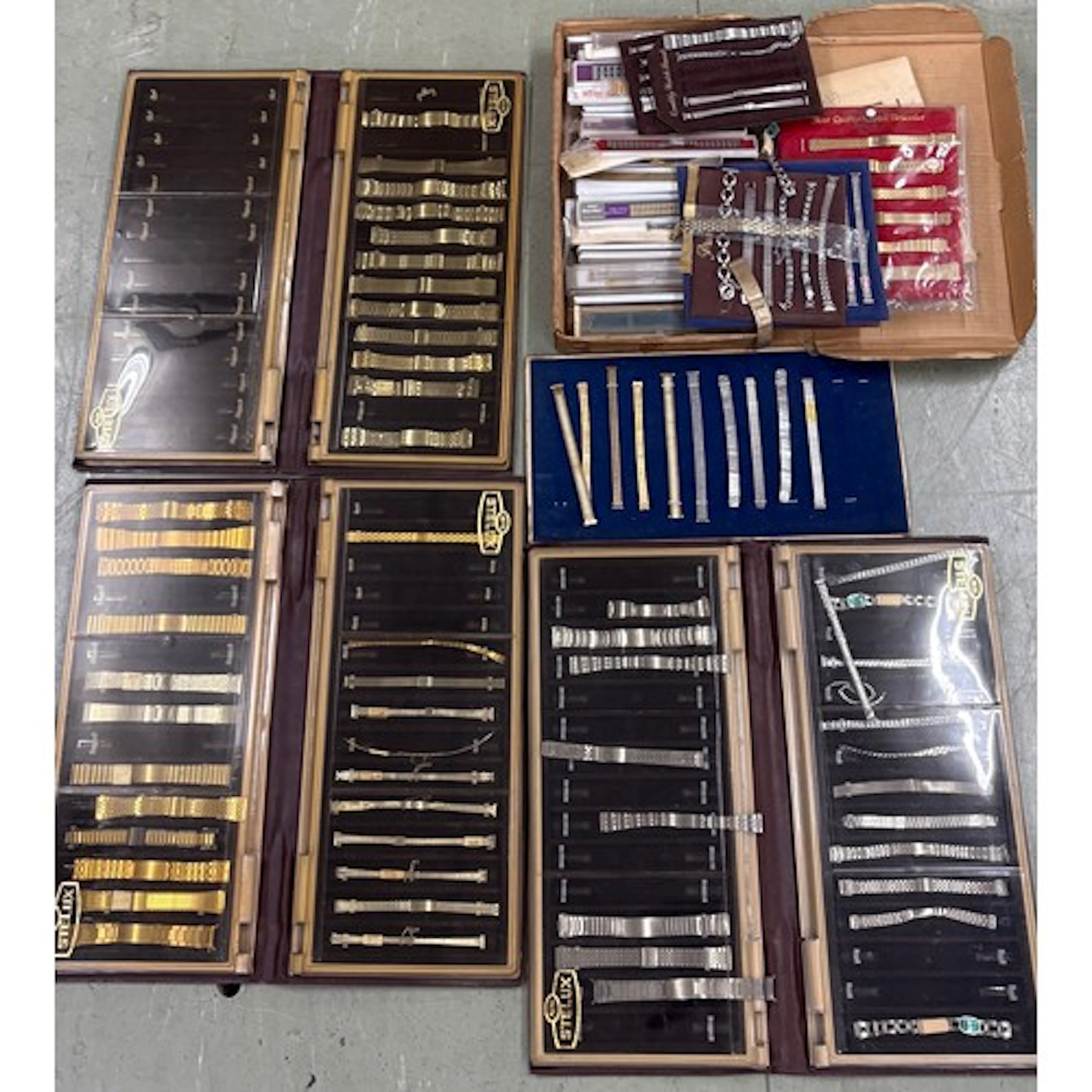 Quantity of assorted wristwatch bracelets