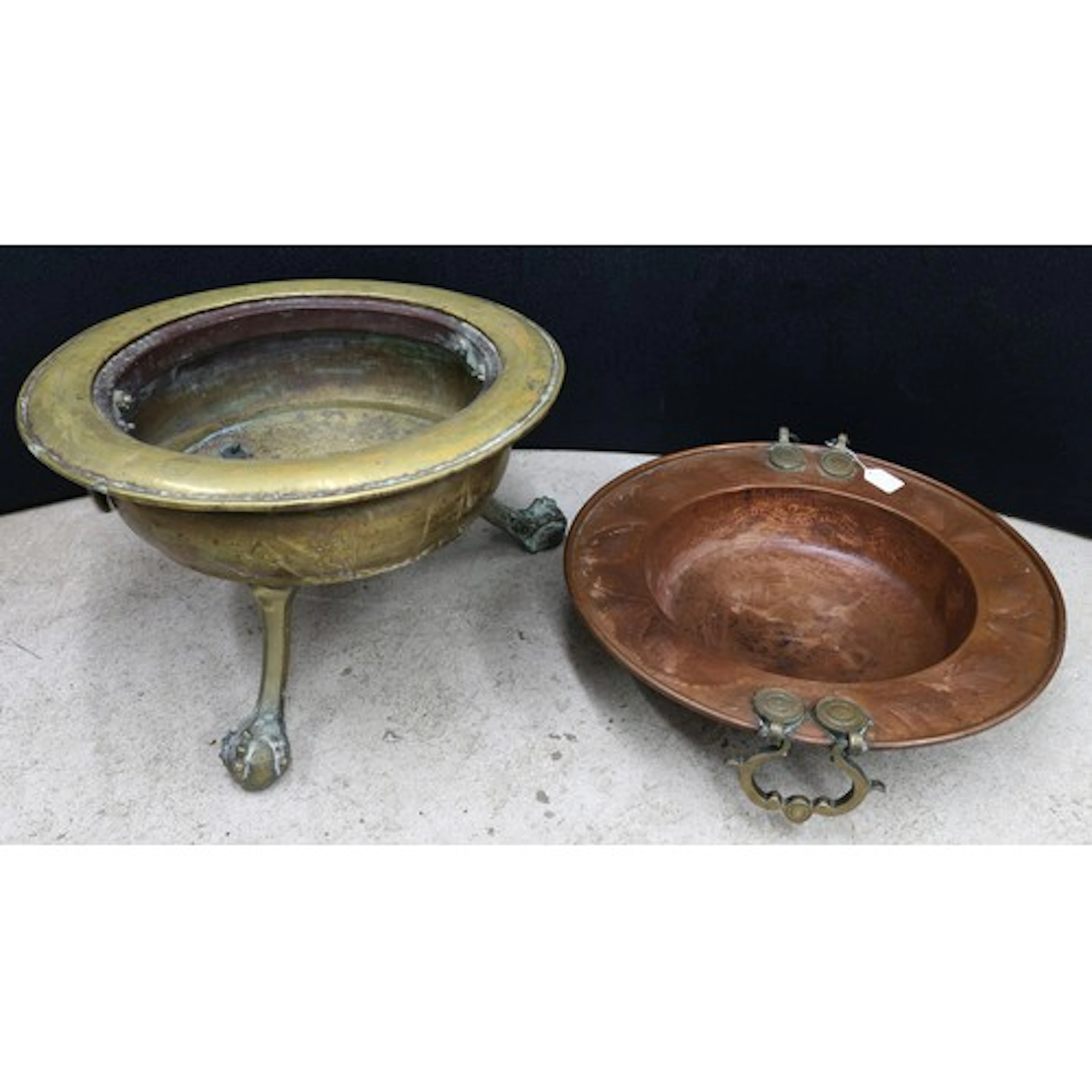 Spanish copper brazier, with brass handles and foliate decor...