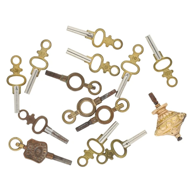 Antique gold pocket watch key, 3.4gm, 33mm; with a small sel...