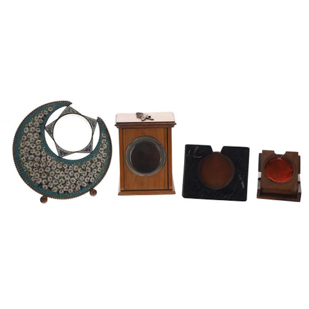 Attractive micro-mosaic gilt metal shelf clock frame, in cre...