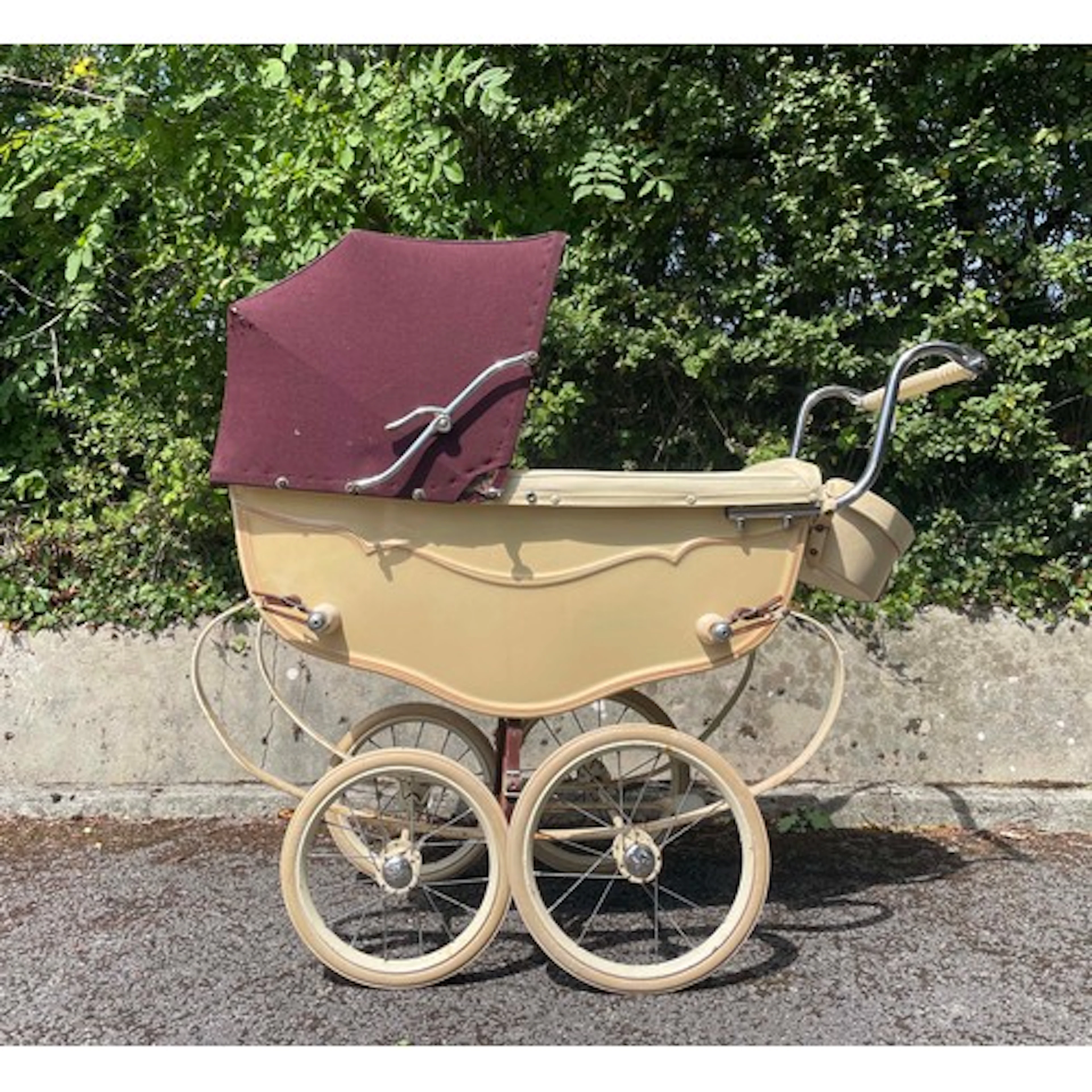 Silver Cross doll's pram, 1950s. labelled Weaver & Sons,...