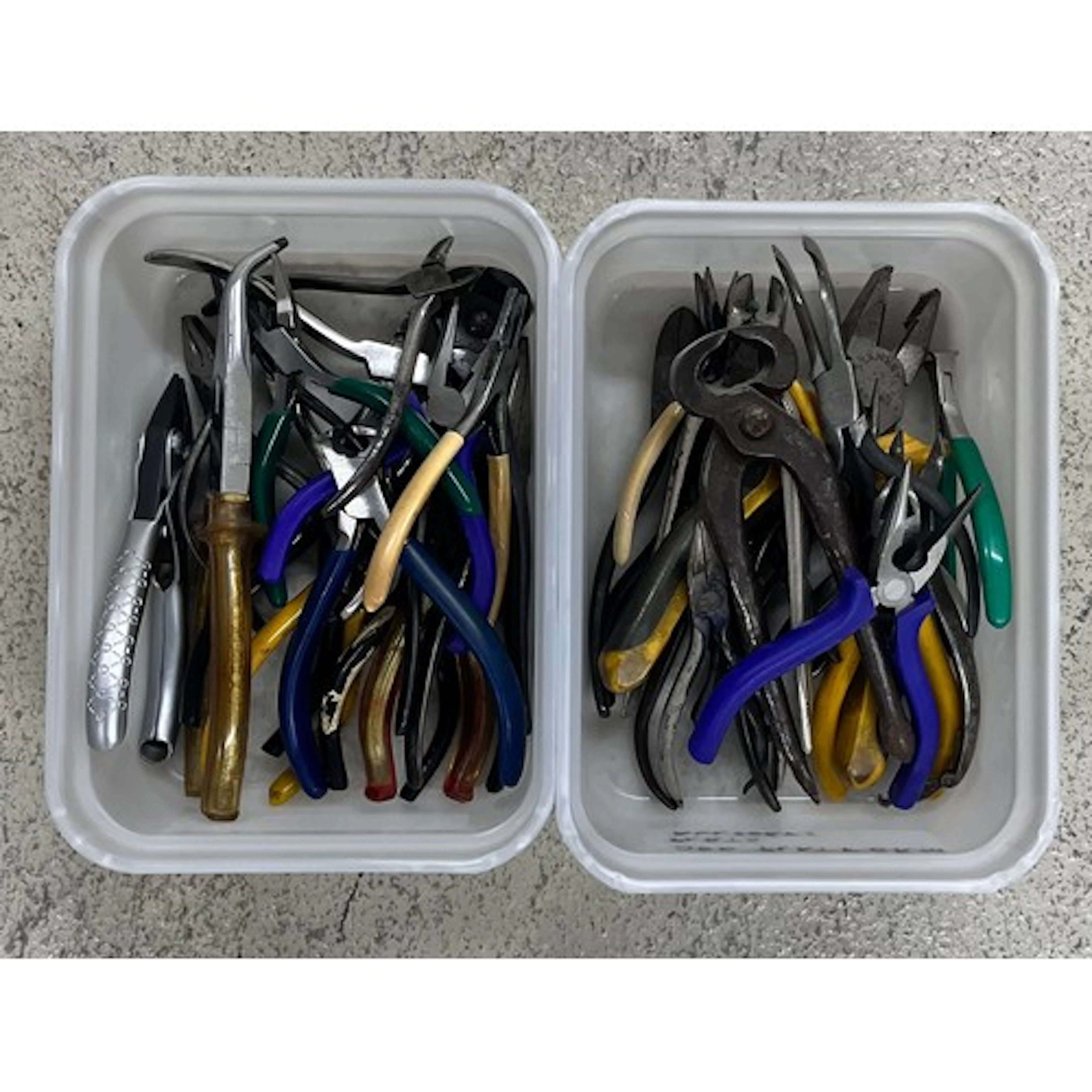 Quantity of assorted pliers