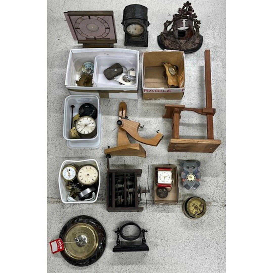 Quantity of assorted clocks and movements for repair to incl...