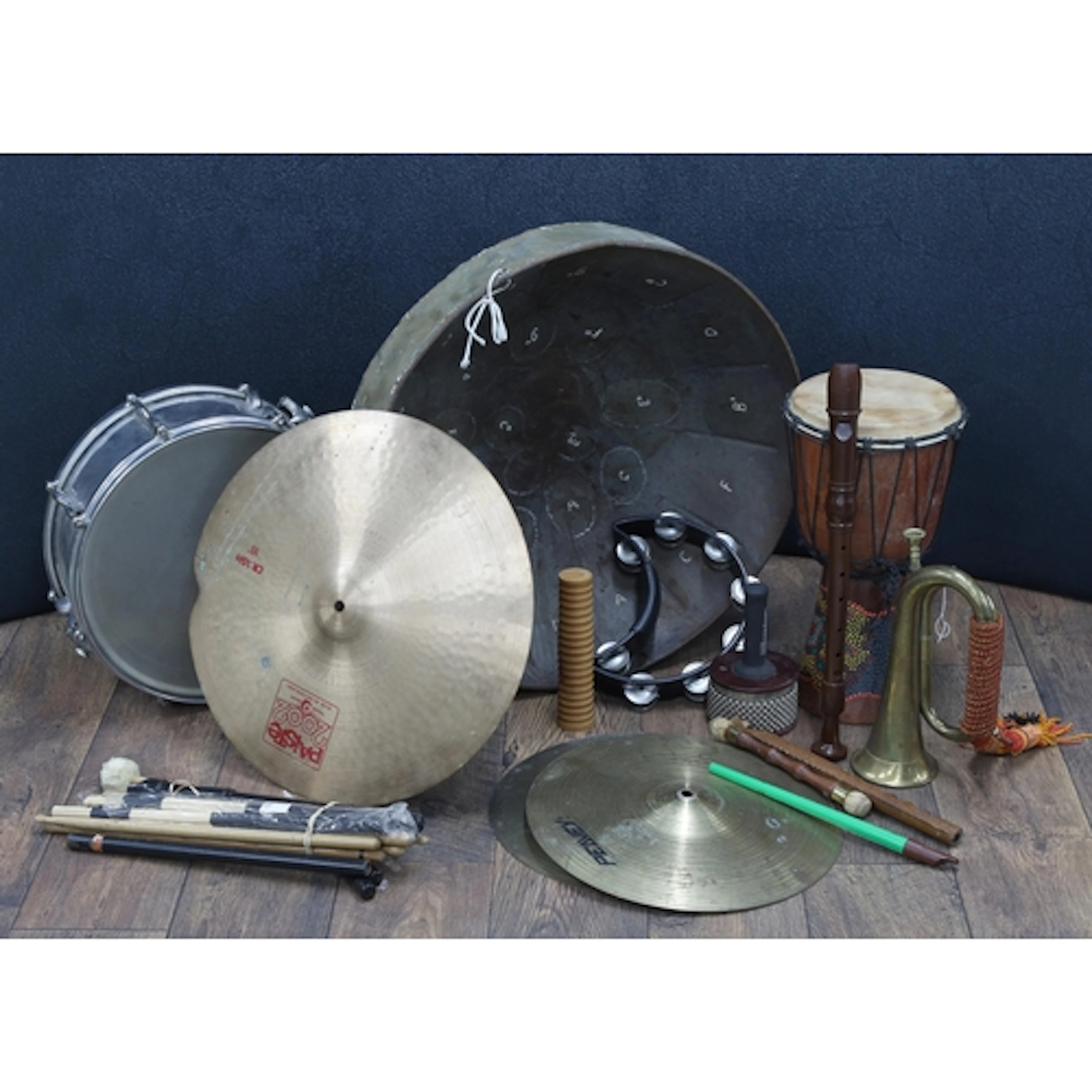 Mixed lot of percussion; Paiste 2002 18" crash cymbal; Peave...