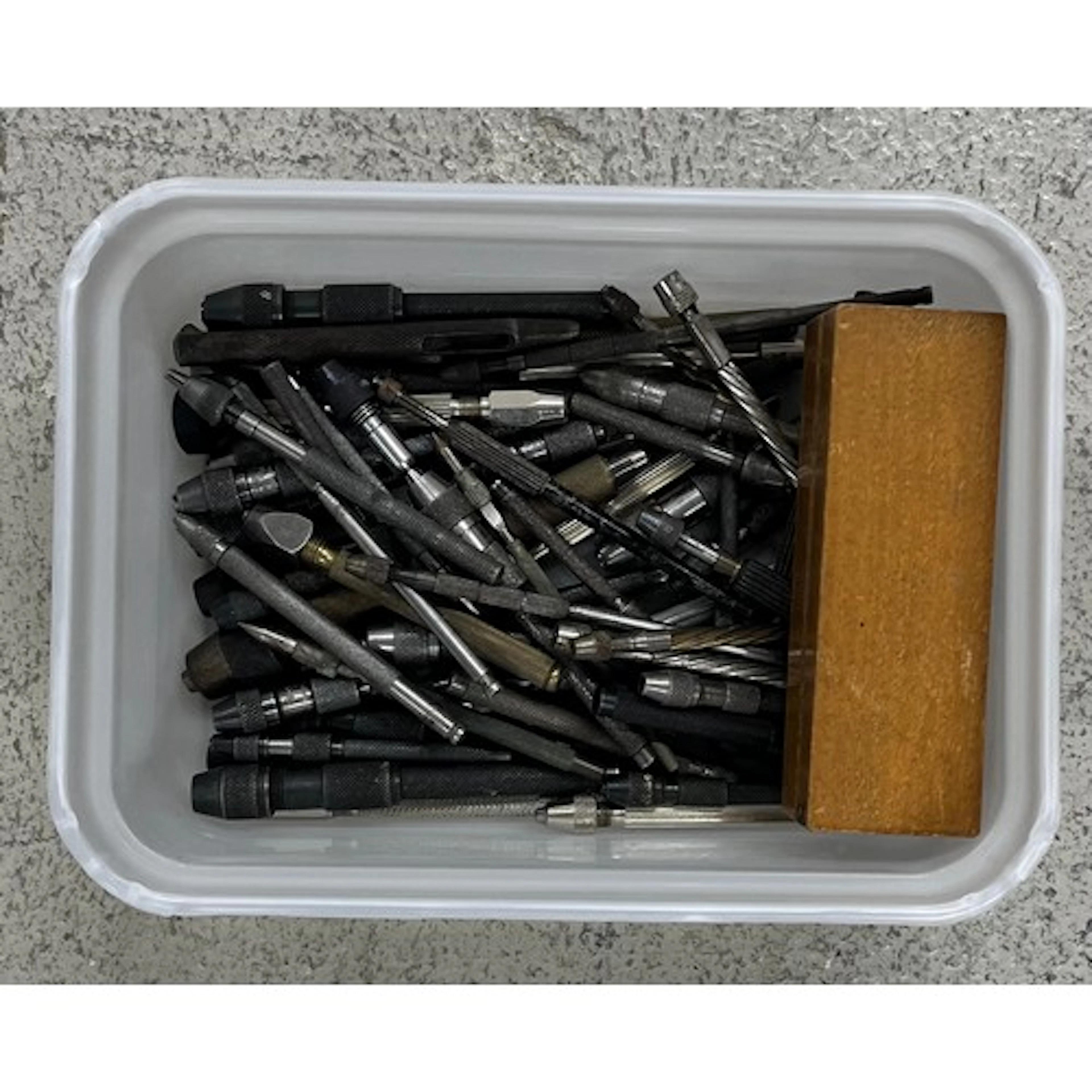Large quantity of assorted hand vices