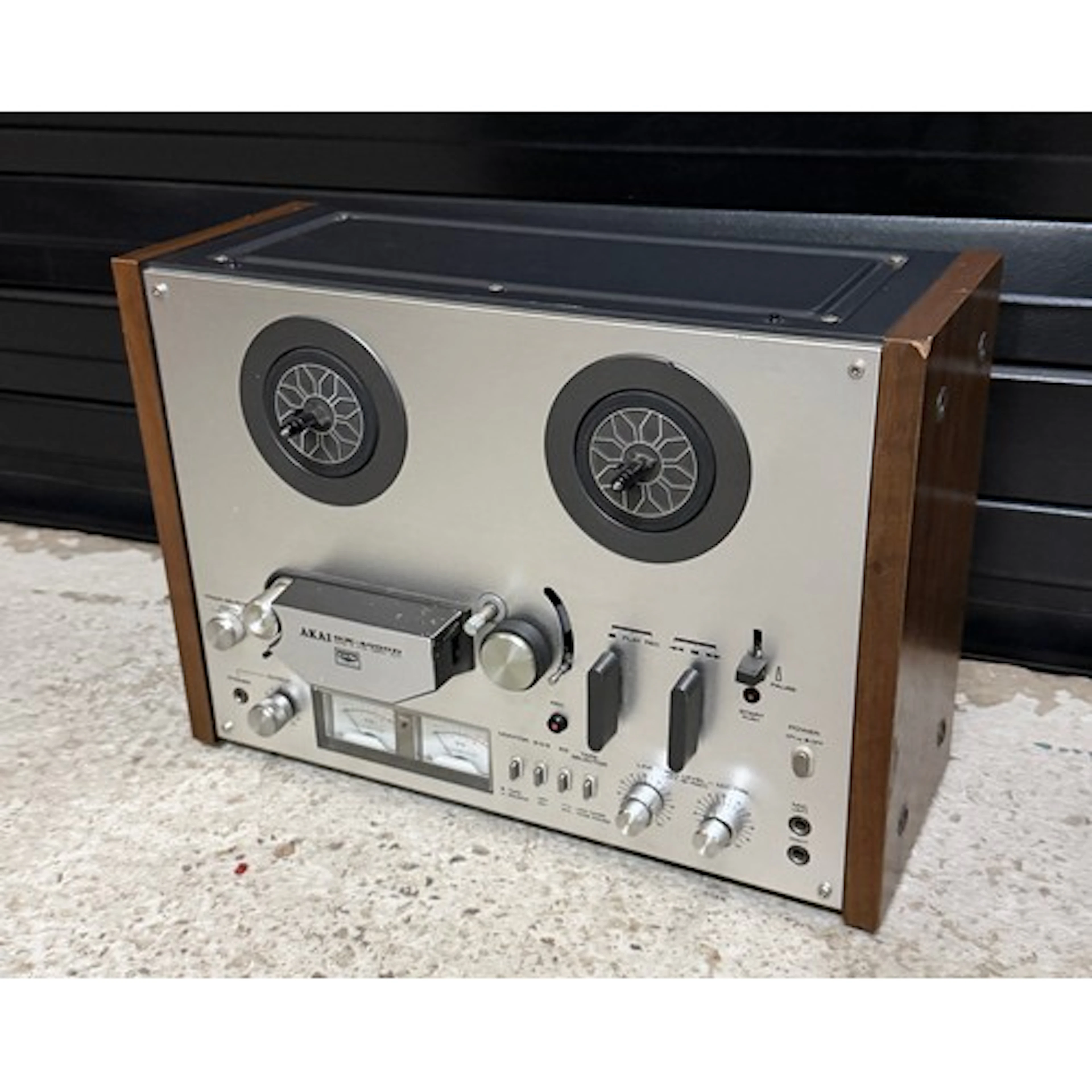 Akai GX-4000D reel-to-reel tape recorder **Please note: Gar...