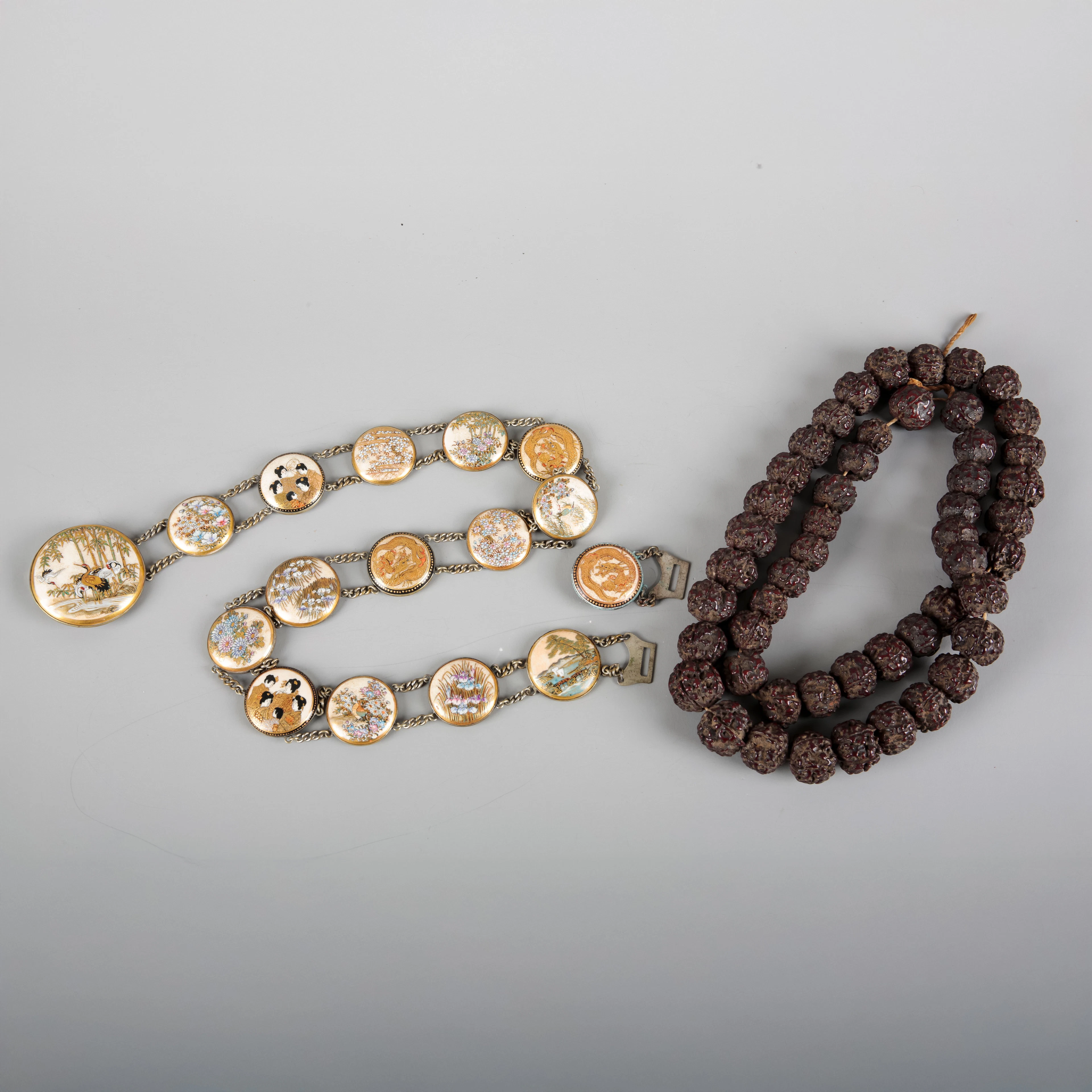 A JAPANESE PORCELAIN SATSUMA BELT