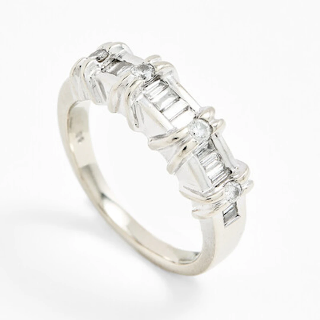 Ring med diamanter