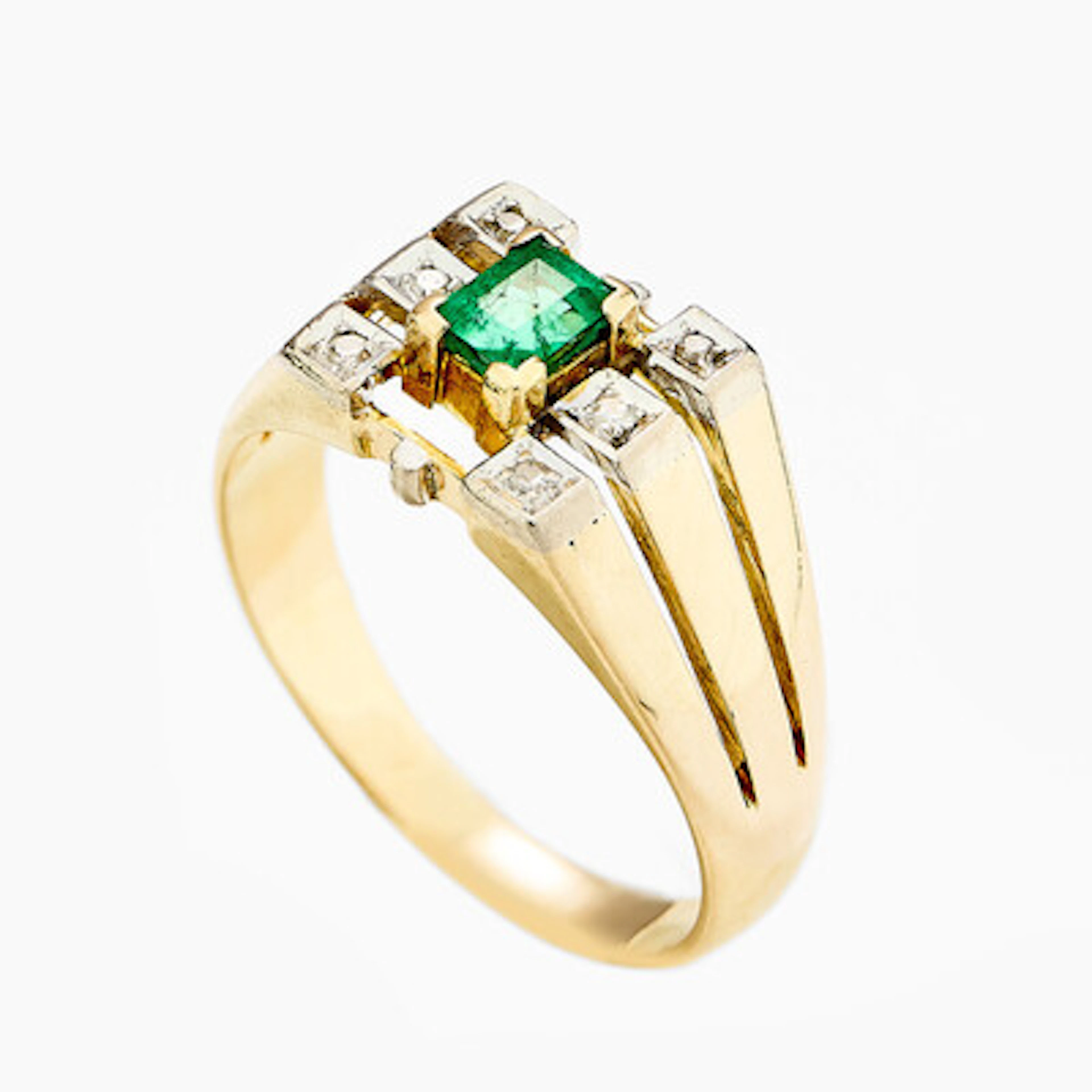 Ring med smaragd og diamanter