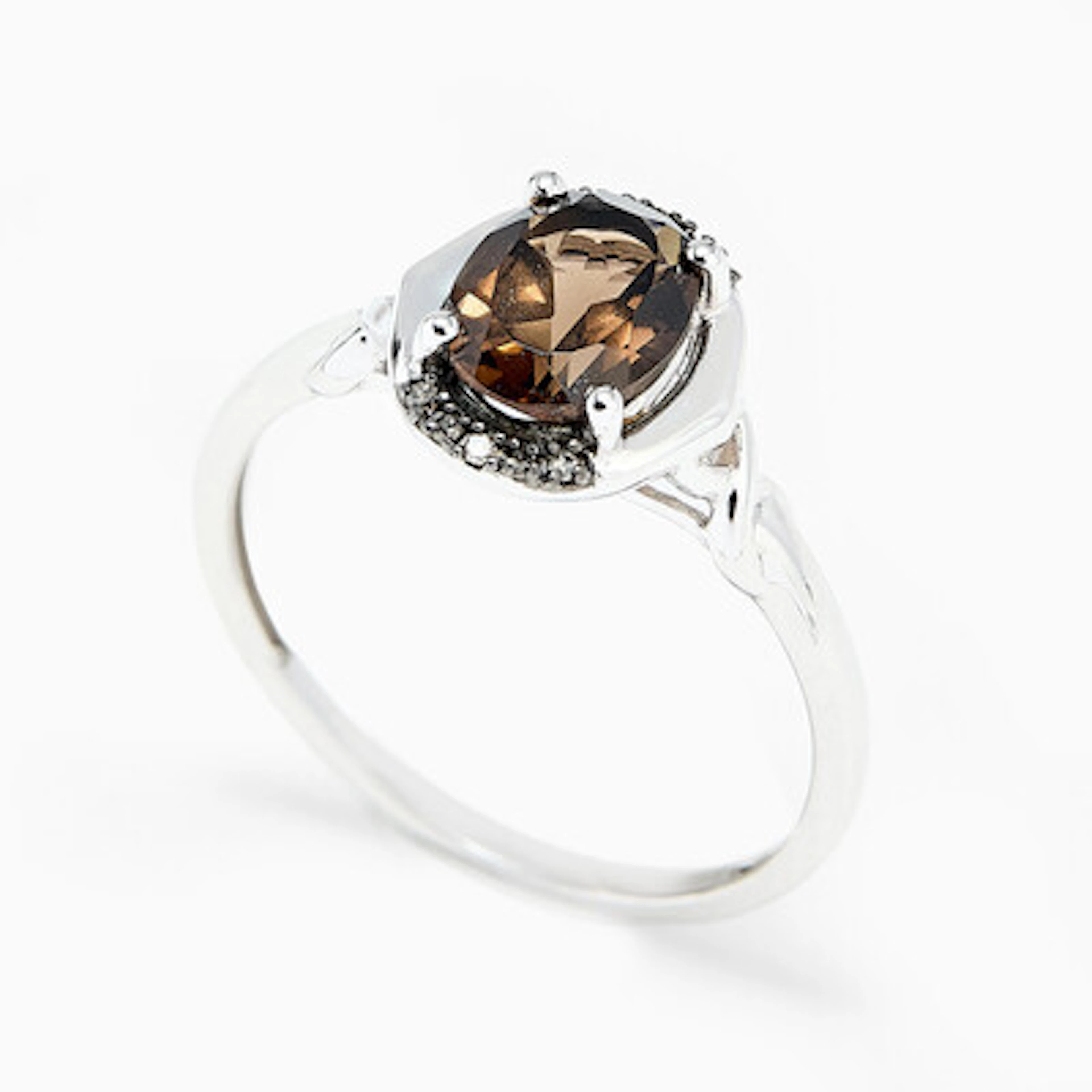 Ring med røkkvarts og diamanter