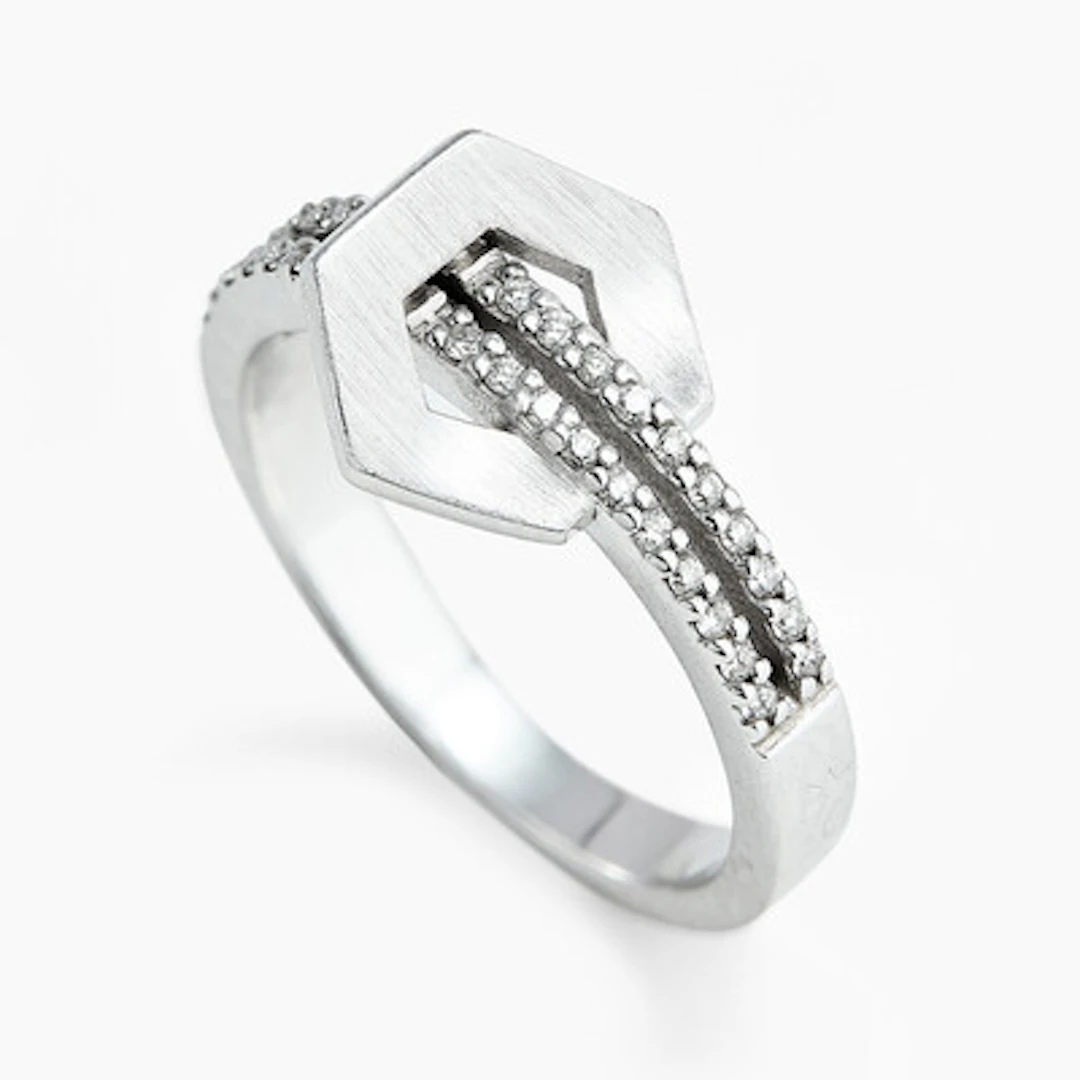 Ring med diamanter