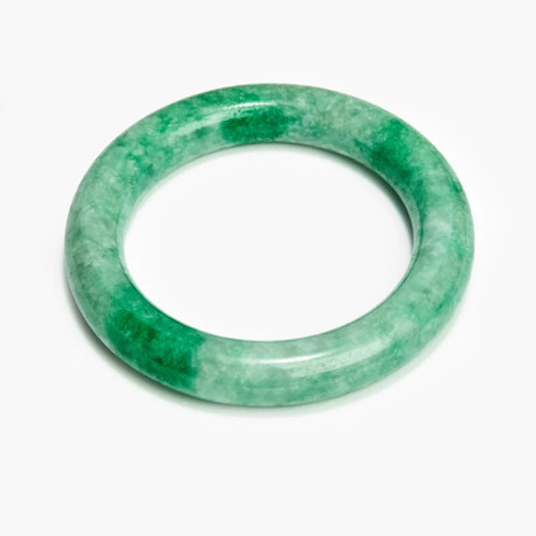 Armring i jadeitt