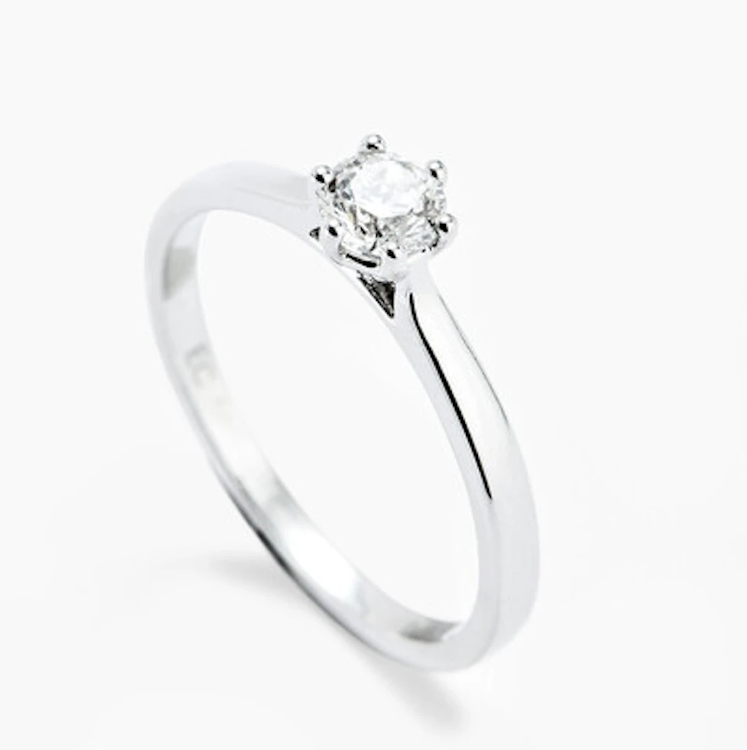 Ring med en diamant