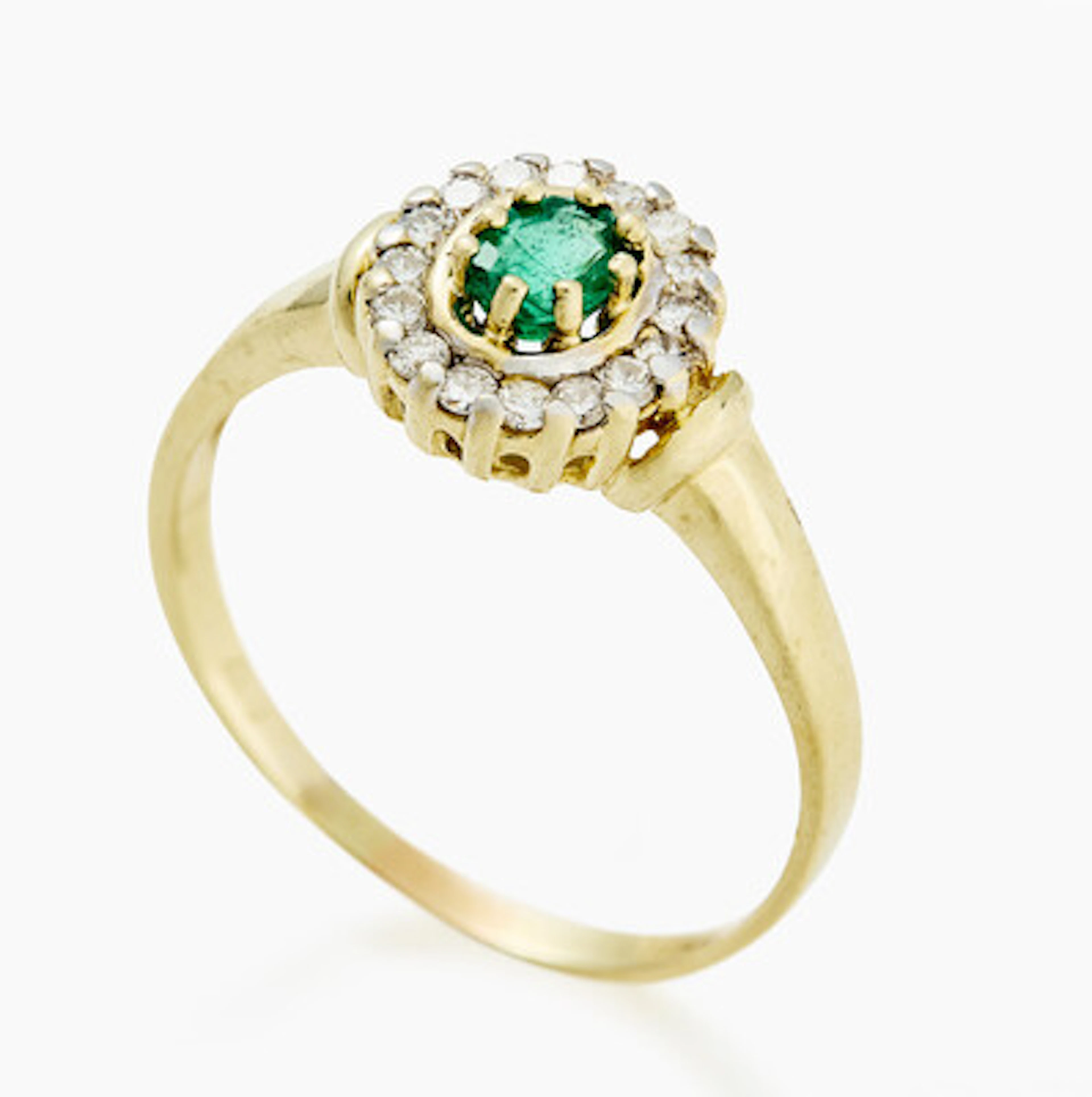 Ring med smaragd og diamanter