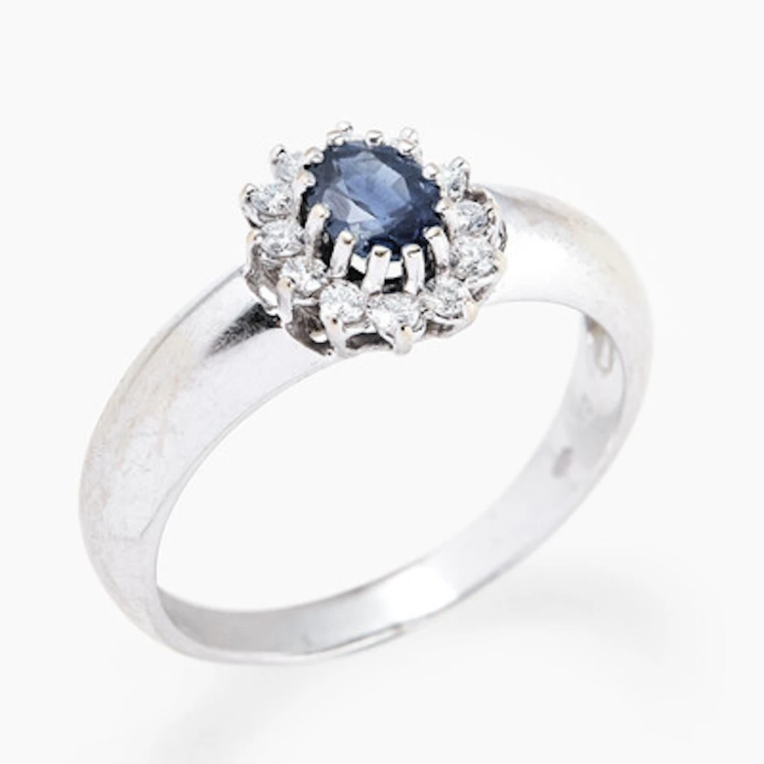Ring med safir og diamanter