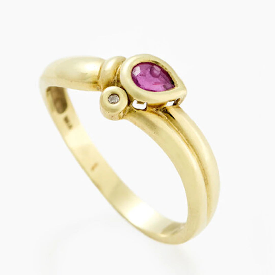 Ring med rubin og diamant