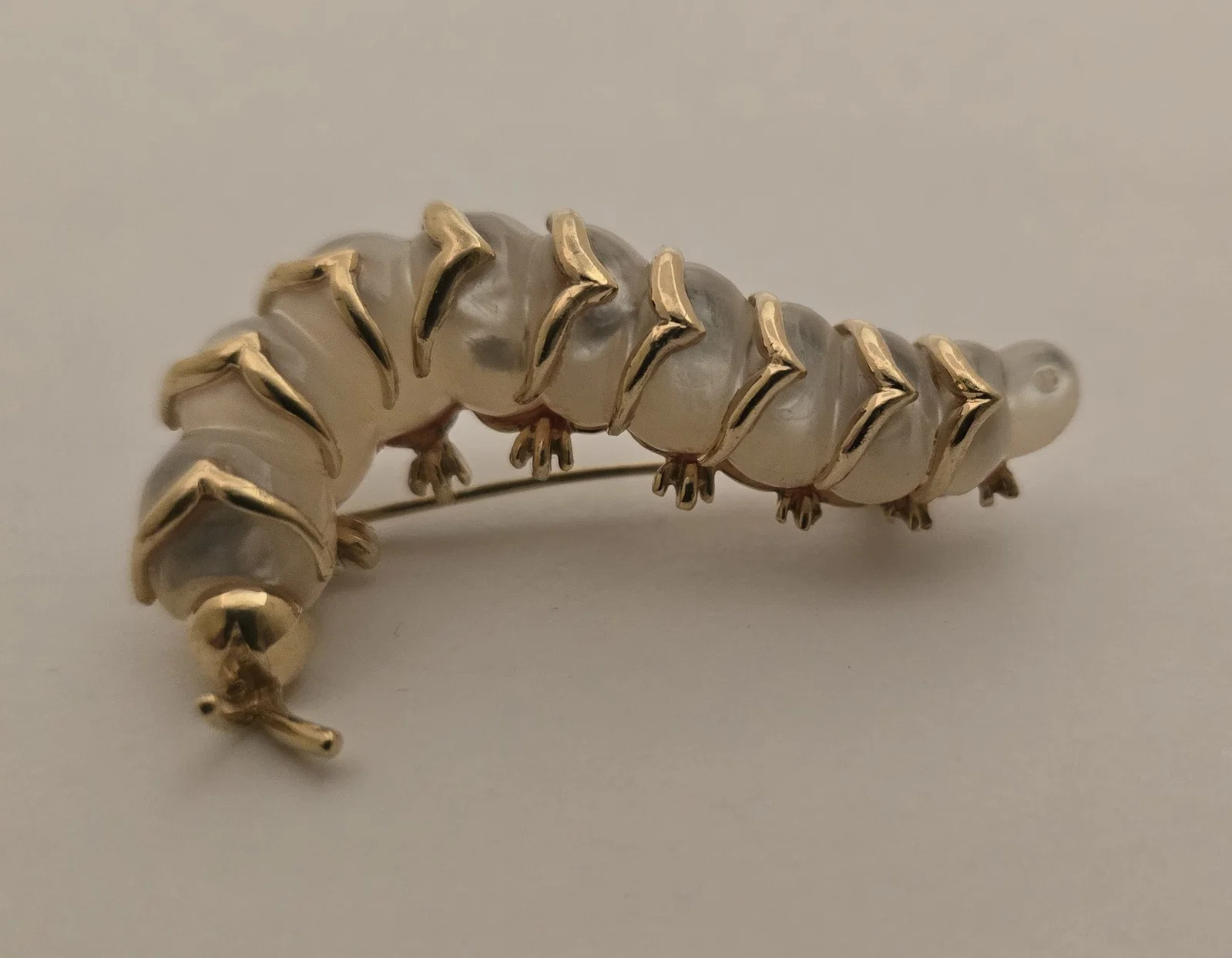 Robert Wander WINC 14k Yellow Gold and Mother of Pearl Caterpillar