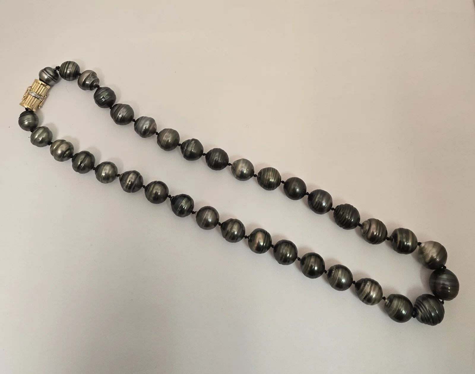 14k Yellow Gold and Diamond Clasp, Black Tahitian Pearl Necklace L 20"