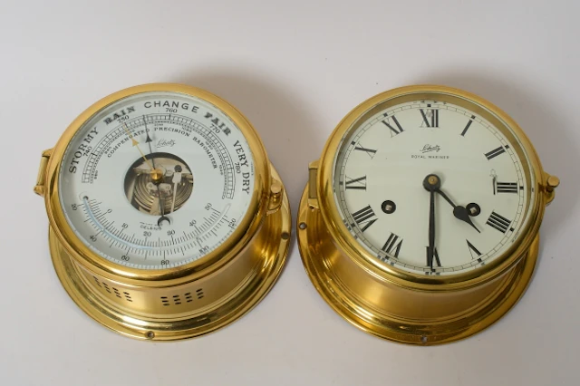 Schatz, skeppsklocka samt barometer