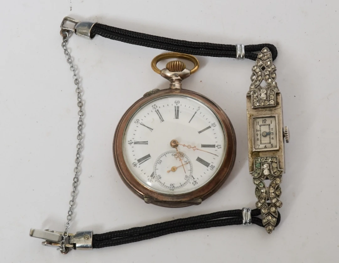 Damarmbandsur, samt mormorsur, Silver