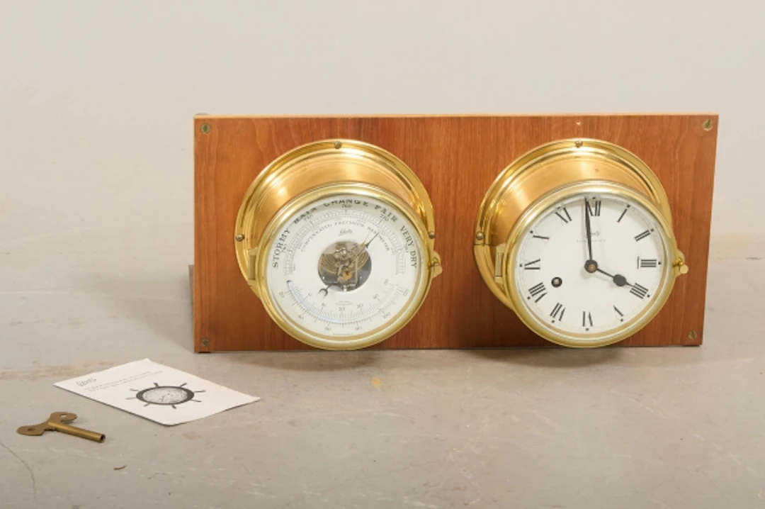 Skeppsur samt barometer, Schatz