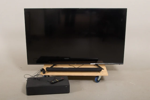 Tv, JVC 65"