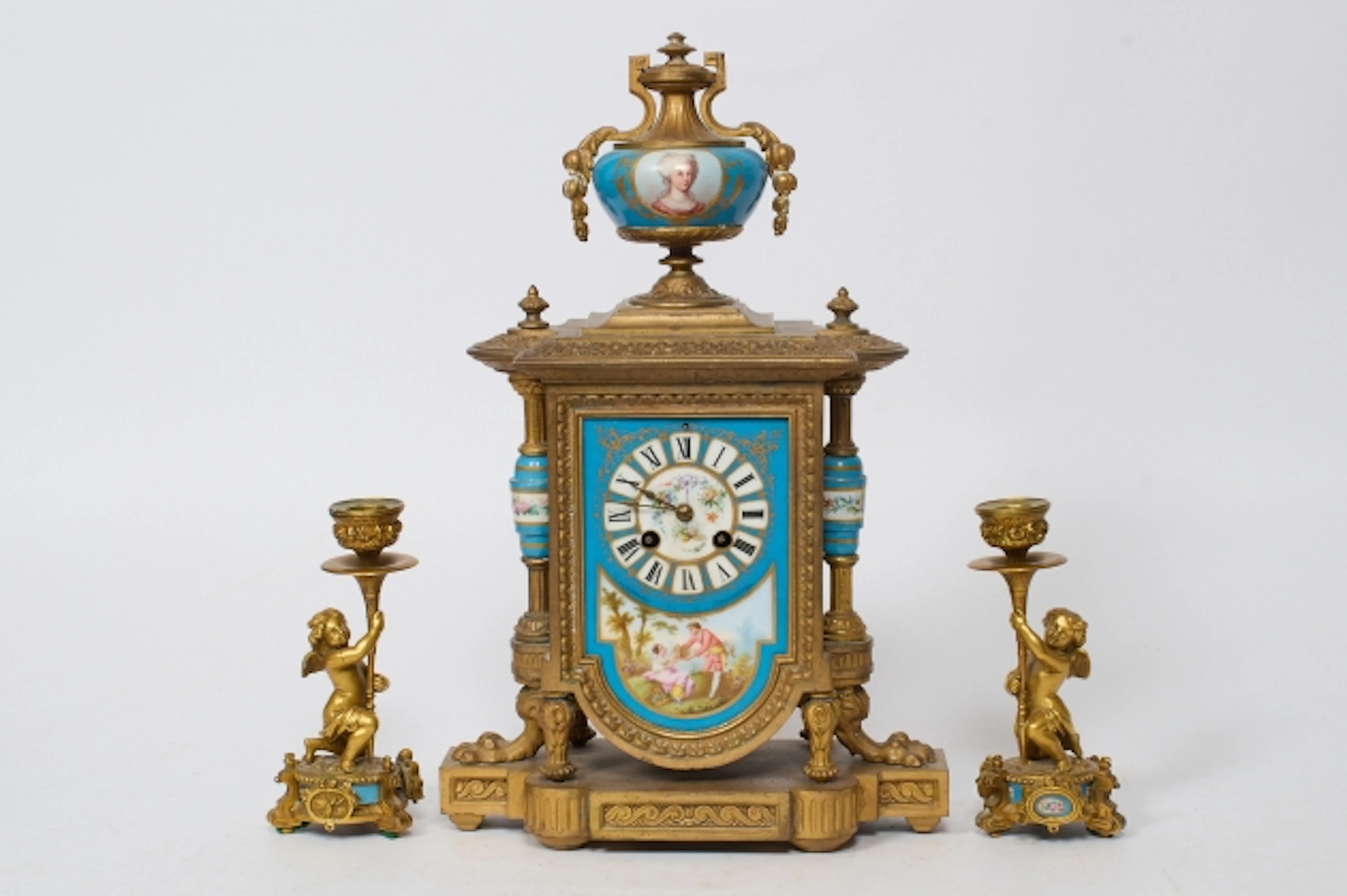 Bordspendyl, Louis XVI-stil