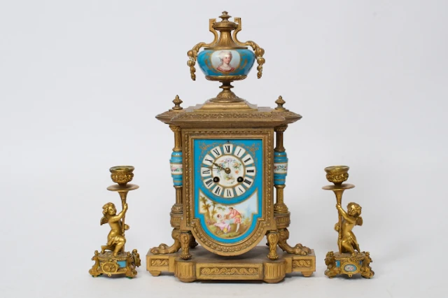 Bordspendyl, Louis XVI-stil
