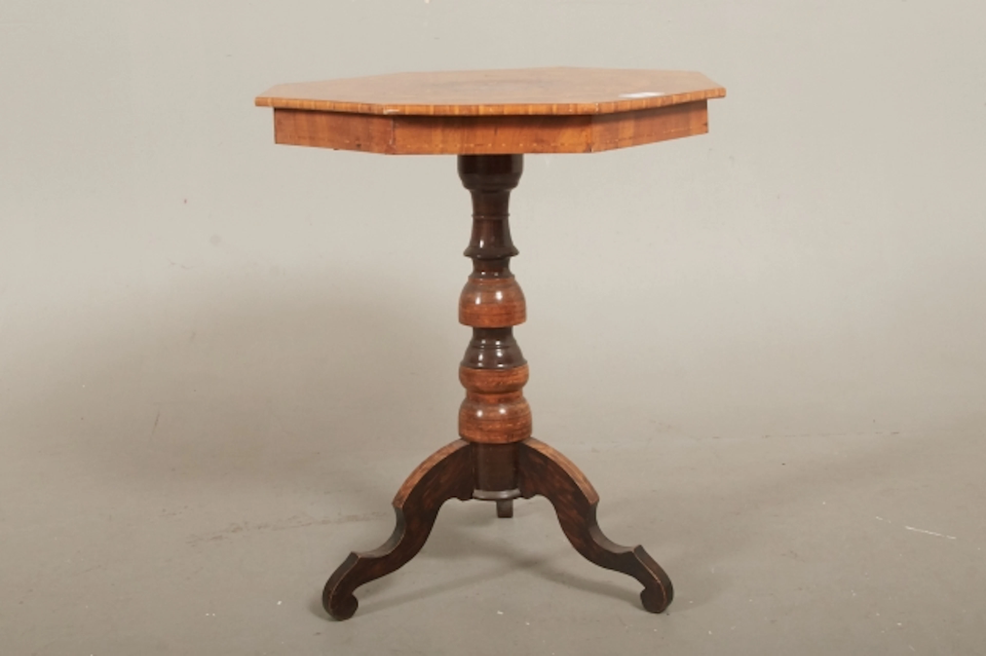 Salongsbord, 1800-tal