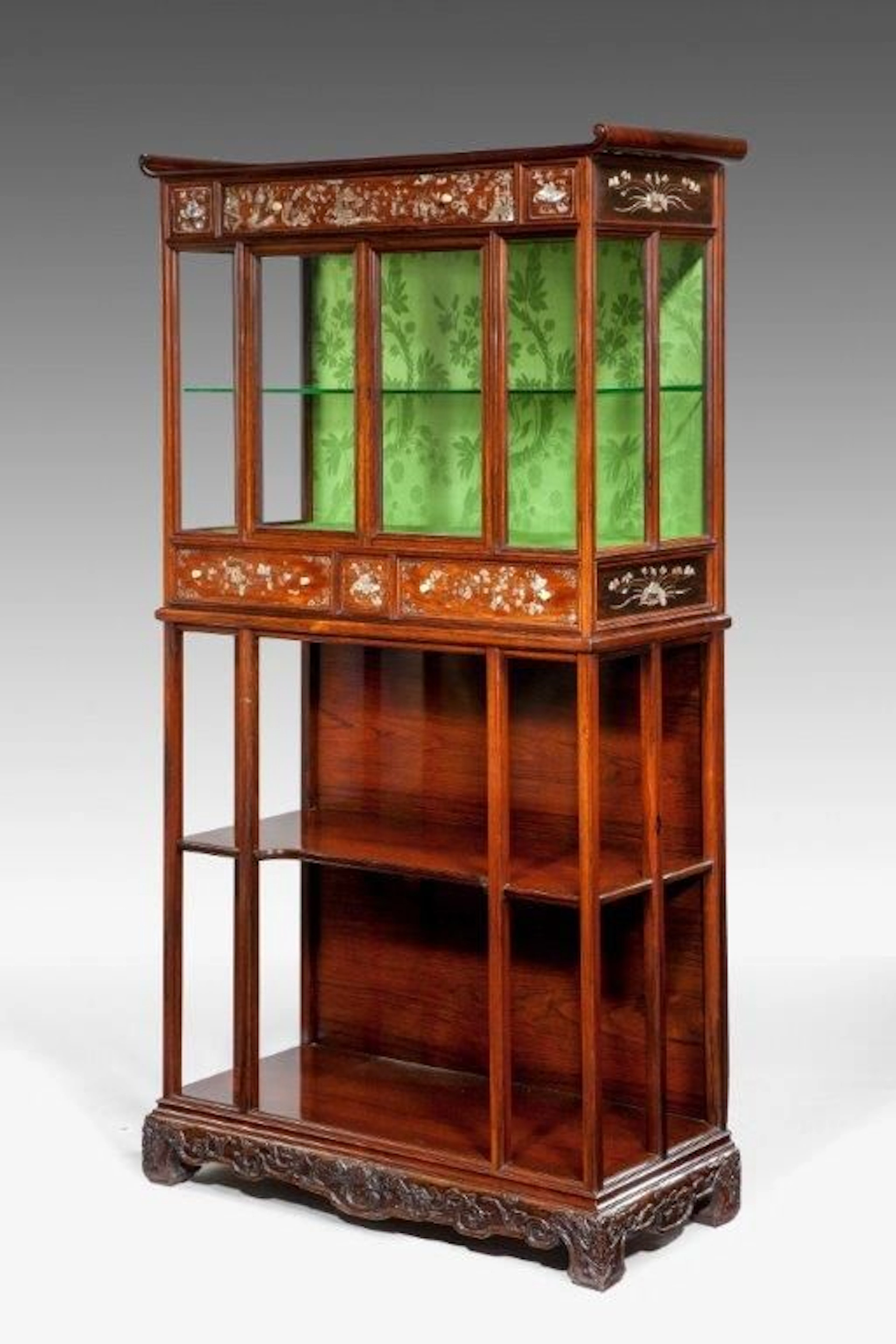 An English Victorian exhibition quality cabinet in the Orientalist Style