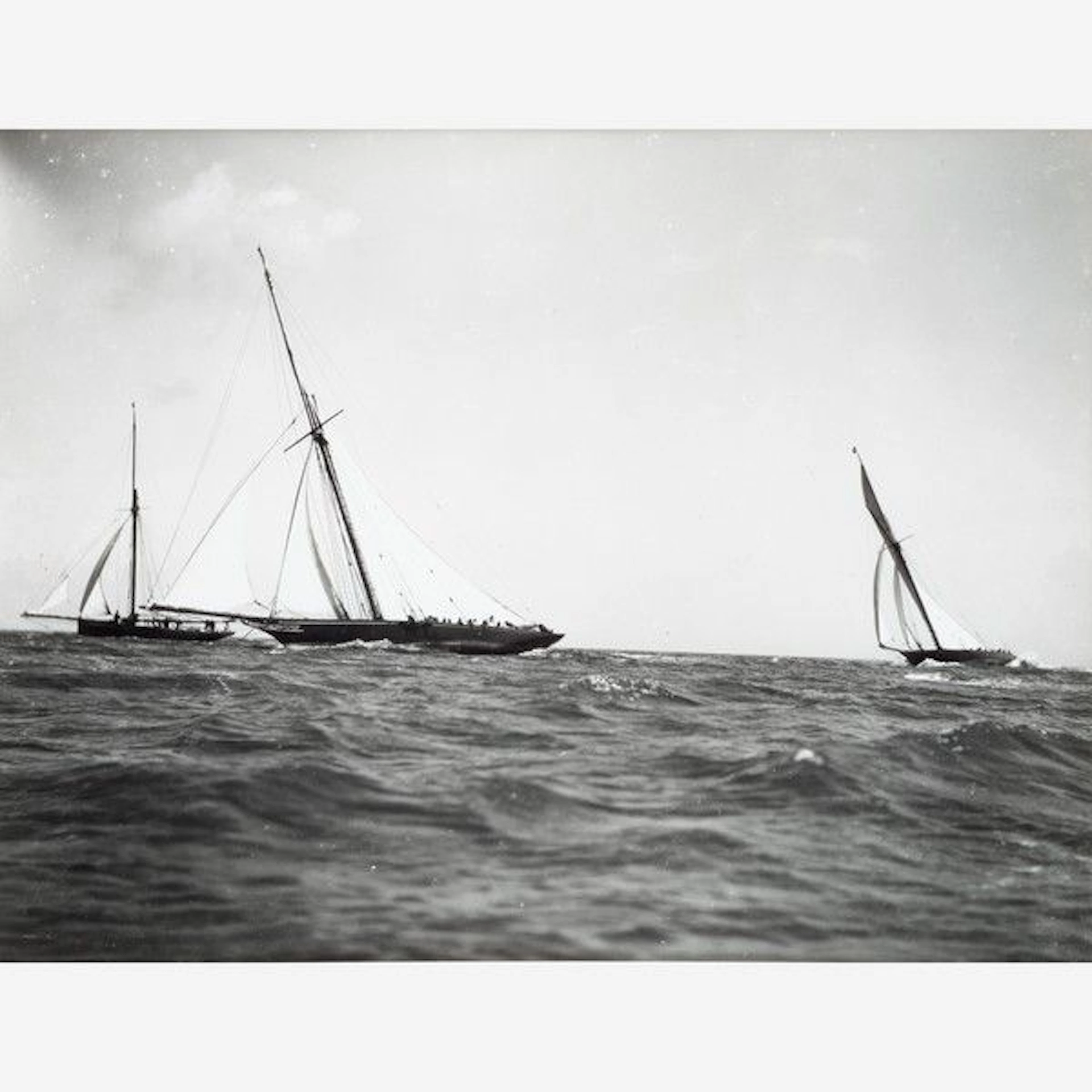 Early silver gelatin photographic print by Beken of Cowes – Yacht Maid Marion