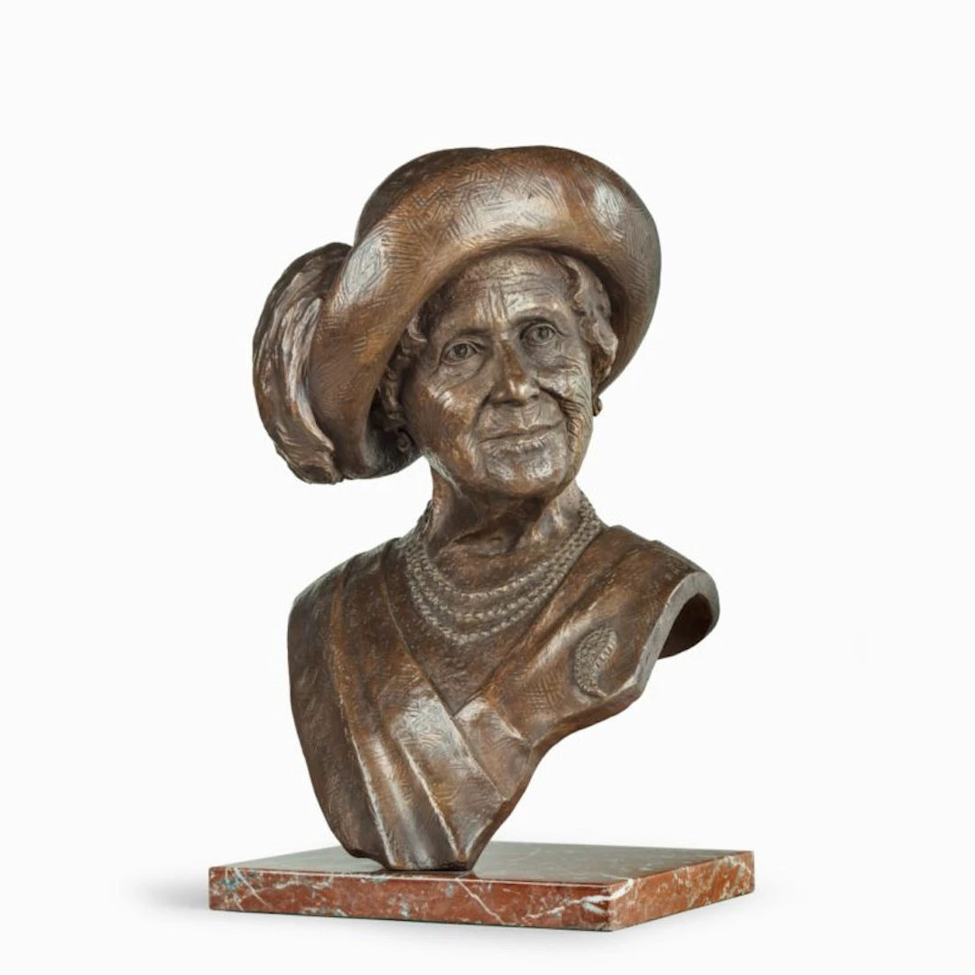 Queen Elizabeth The Queen Mother by Vivien Mallock