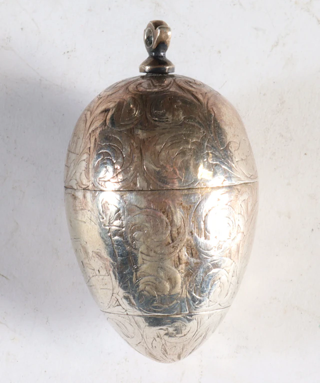 Eggformet luktevannshus i sølv, 1700 t.