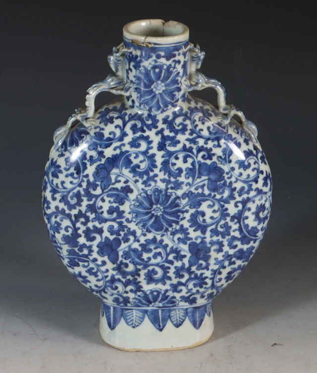 Vase i porselen, Kina 1800 t.