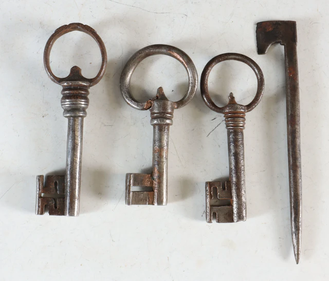 3 nøkler og knappehullsøks, 17/1800 t.