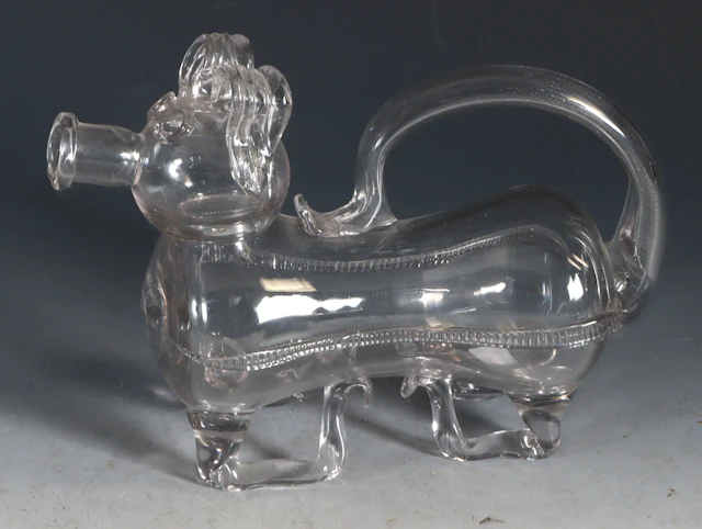 Fyllehund i glass, 18/1900 t.