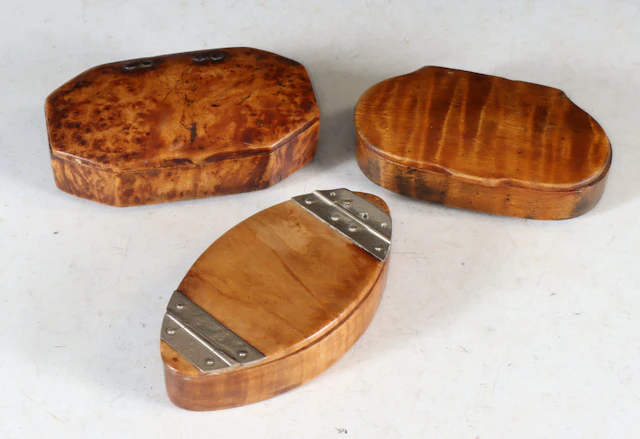 3 snusbokser, 1800 t.