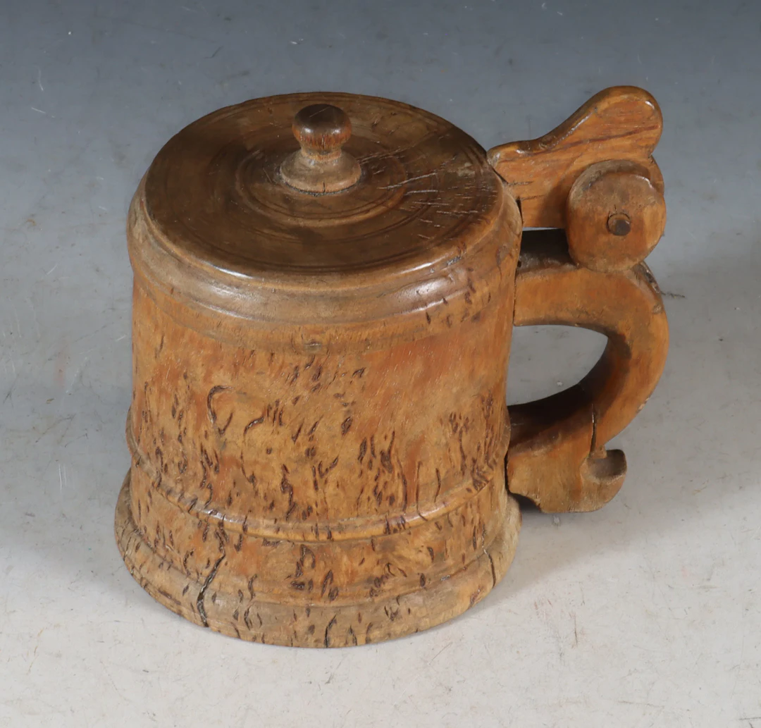 Liten kanne i tre, 1800 t.