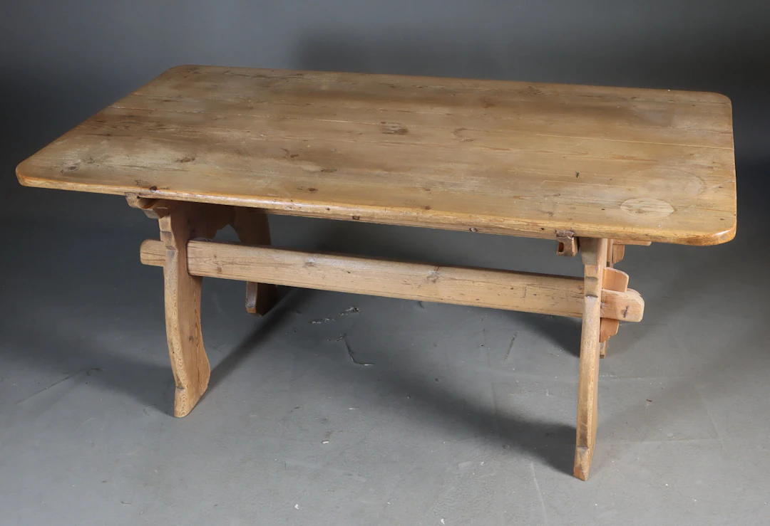 Trehvitt bondebord, 1700 t.