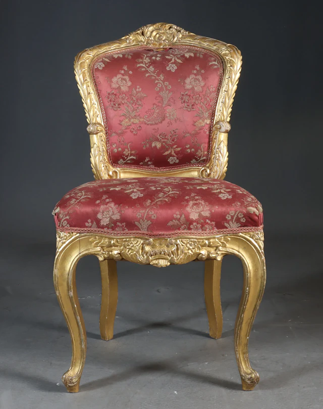 6 gullmalte stoler, 1800 t.