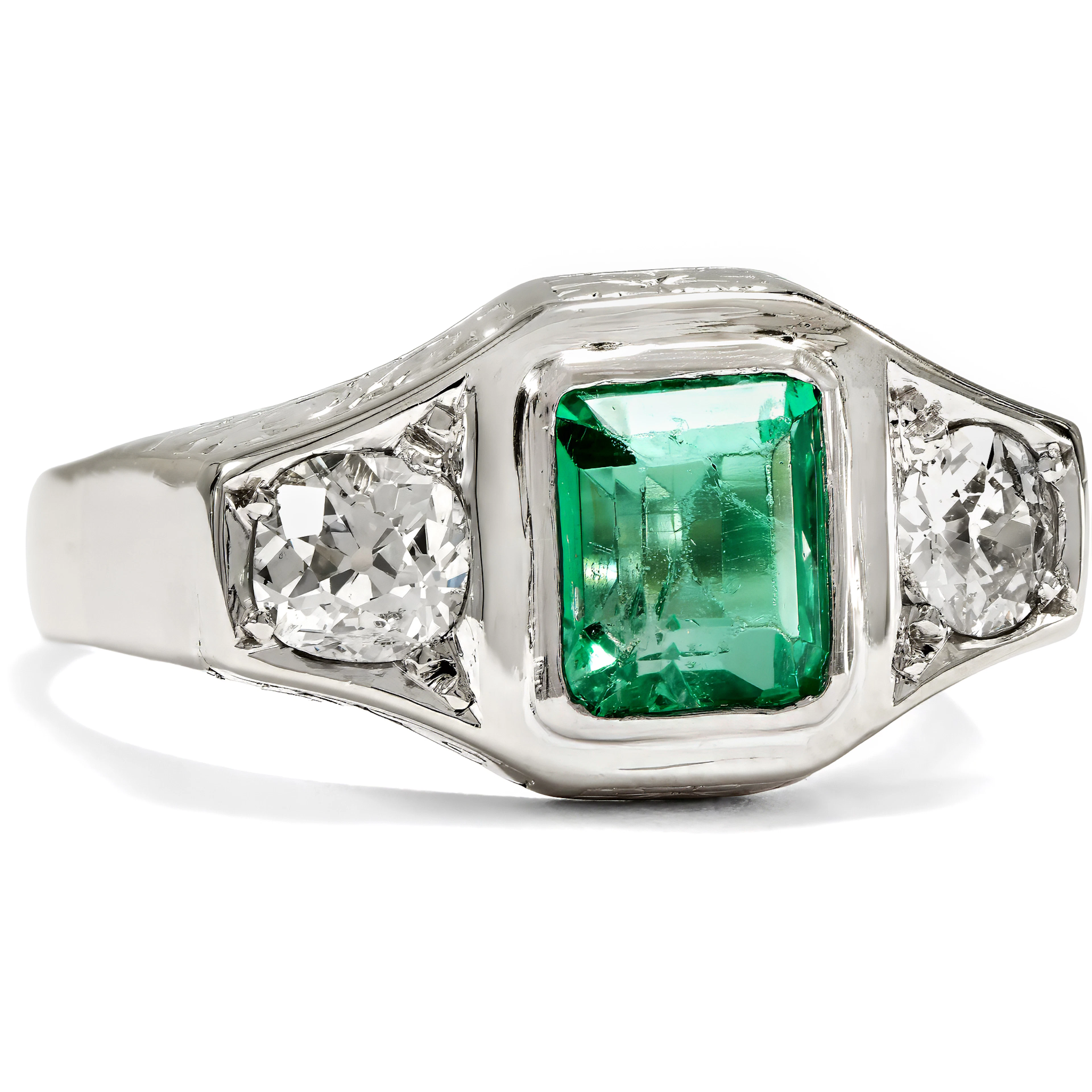 Luxurious Art Deco Ring with Colombian Emerald & Diamonds, c. 1935
