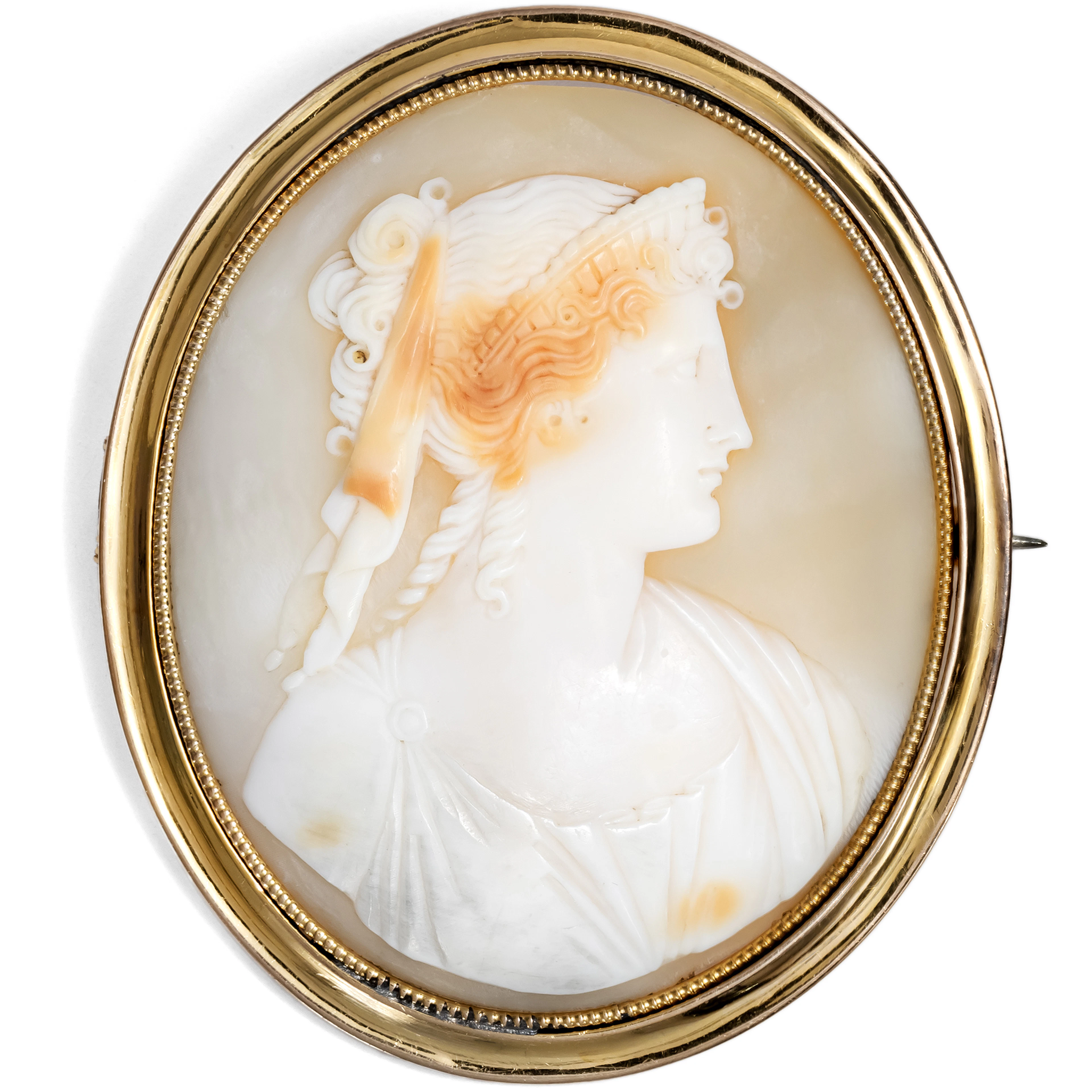 Elegant Antique Shell Cameo Brooch in Gold, England & Italy circa 1890
