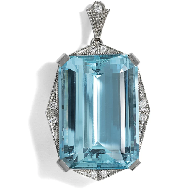 Precious Pendant in Art Deco Forms With "Santa Maria" Aquamarine in